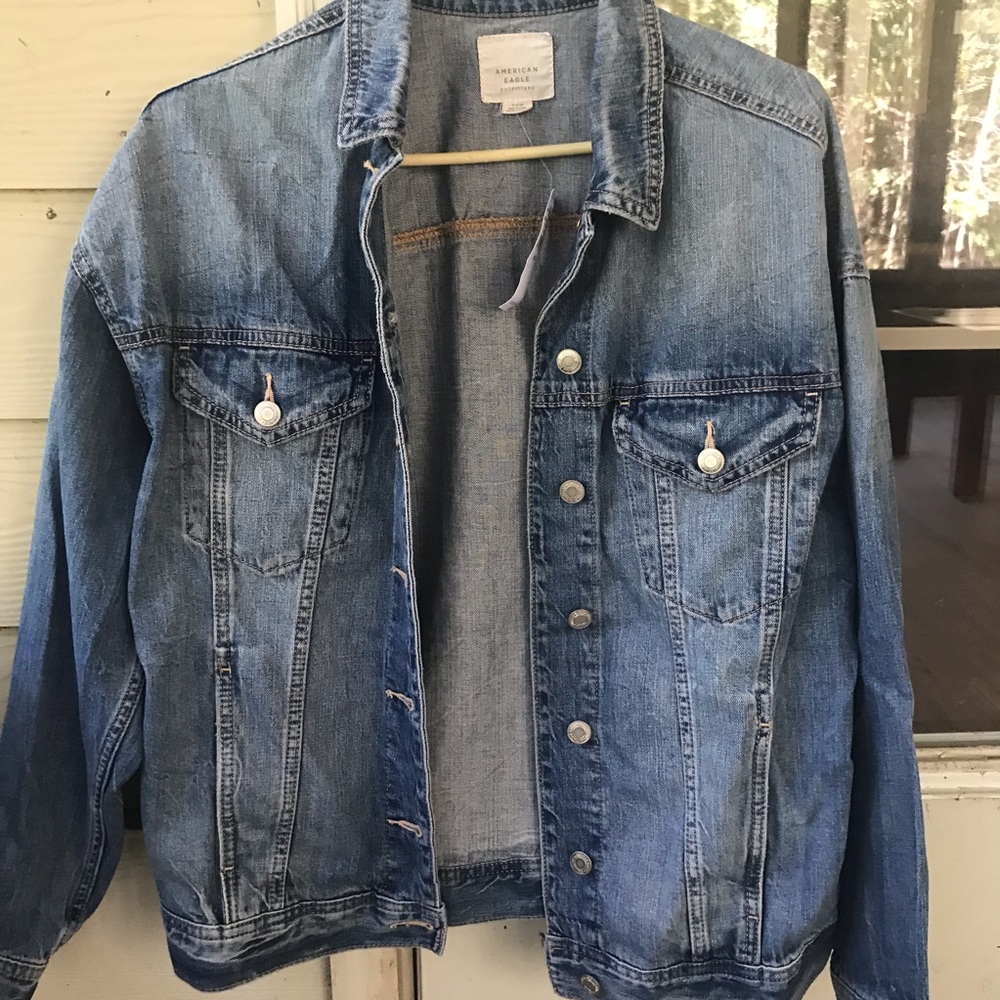 AE Boyfriend Fit Denim Jacket in Medium Wash